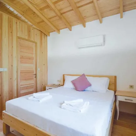 Βίλα Sleeps 4 Air Con Wifi