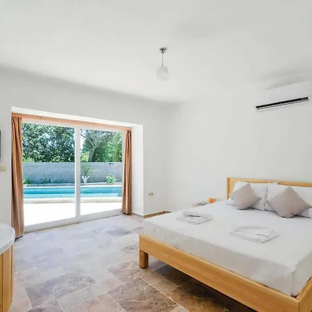 Βίλα Sleeps 4 Air Con Wifi Bitez